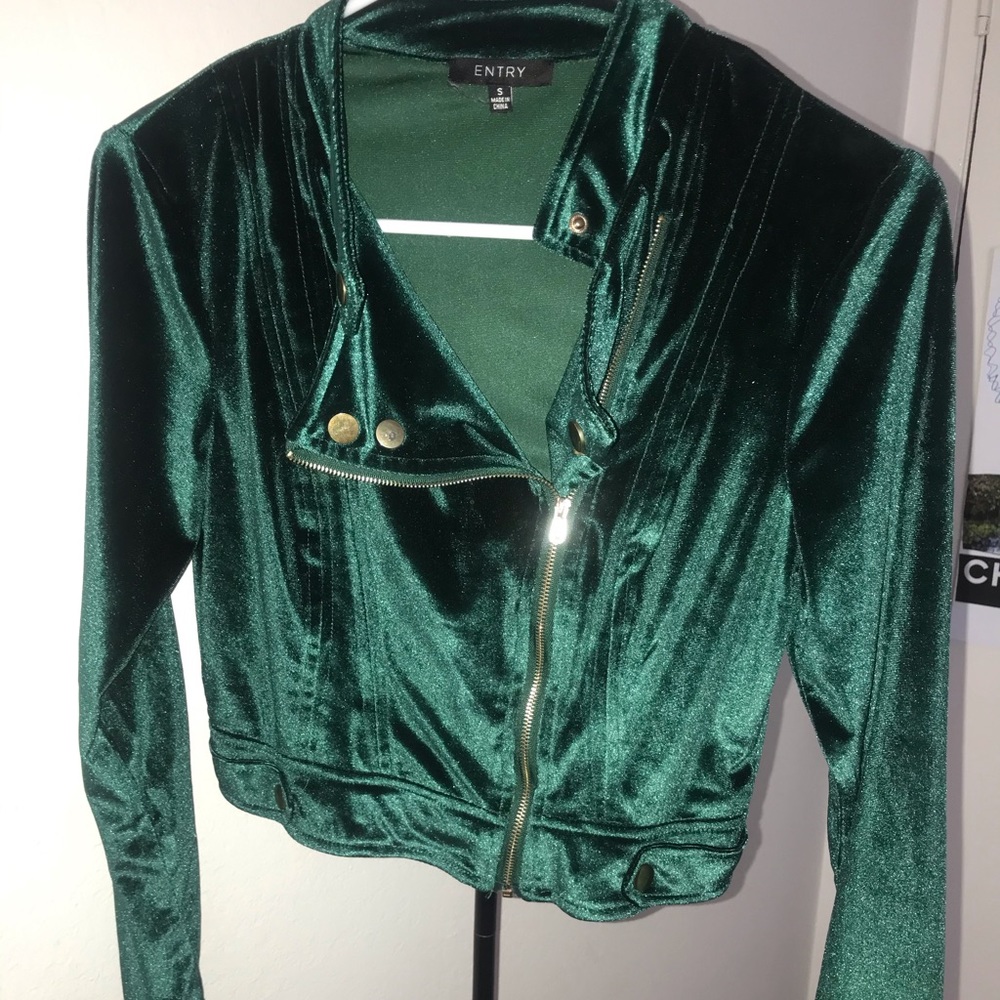 Green velvet fitted jacket